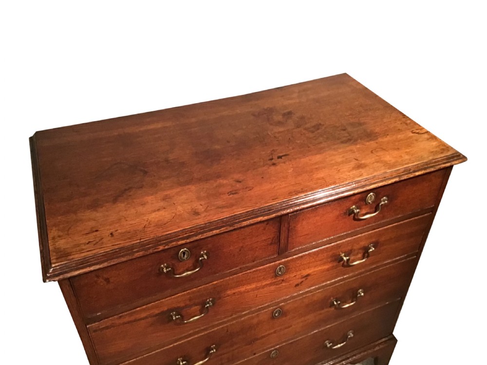 Georgian oak chest of drawers  View III