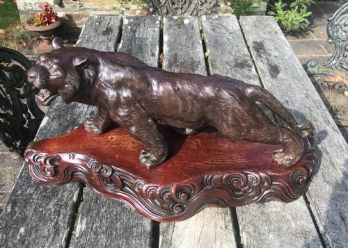 bronze sculpture of a tiger - CATEGORY: ANTIQUE SCULPTURES - DATED 19TH CENTURY