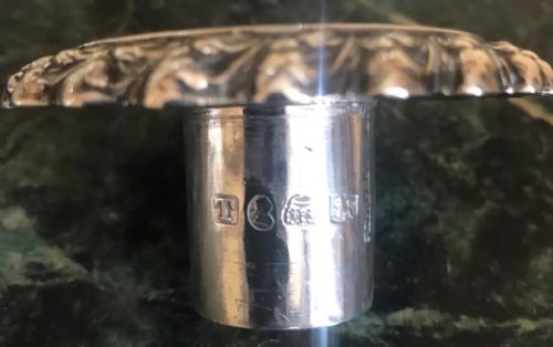 GEORGIAN SILVER CANDLESTICKS - ADDITIONAL PHOTO 1