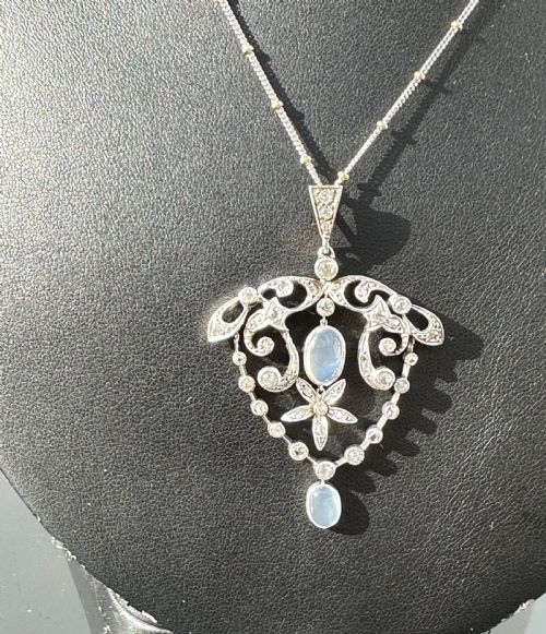 CHARMING MOONSTONE AND DIAMOND PENDANT IN PLATINUM - ADDITIONAL PHOTO 1