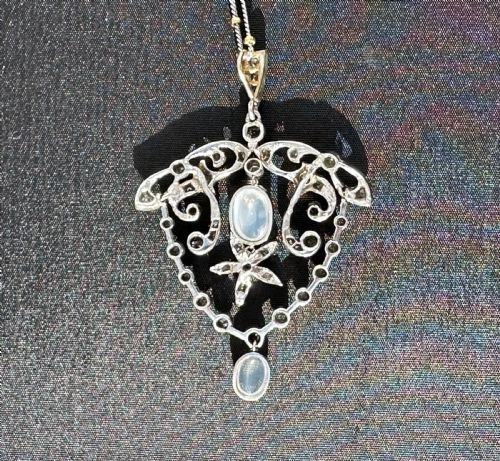 CHARMING MOONSTONE AND DIAMOND PENDANT IN PLATINUM - ADDITIONAL PHOTO 2