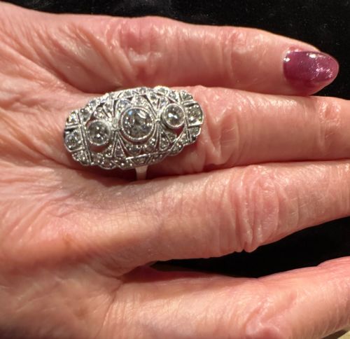 ANTIQUE ART DECO PANEL RING WITH NATURAL DIAMONDS IN PLATINUM - ADDITIONAL PHOTO 2