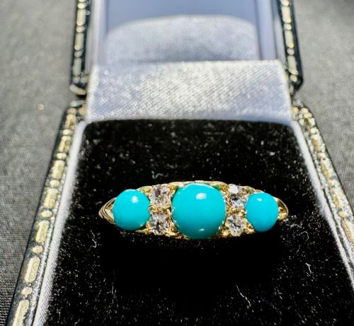 ANTIQUE TURQOUISE AND DIAMOND RING IN 18CT GOLD