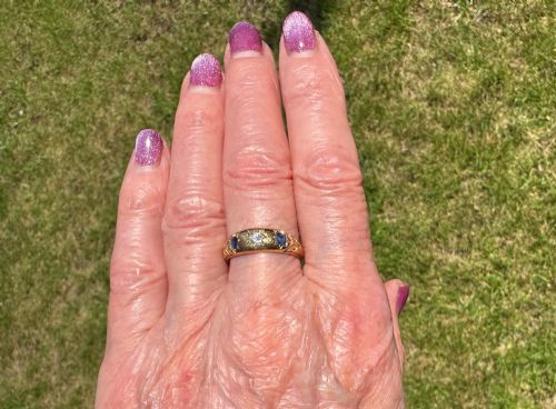ANTIQUE SAPPHIRE AND DIAMOND GIPSY RING IN 18CT GOLD - ADDITIONAL PHOTO 3