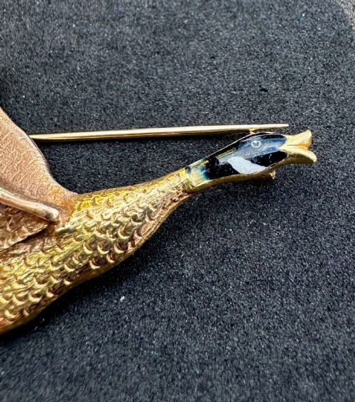 FLYING DUCK BROOCH IN 9CT GOLD DATING FROM 1912 - ADDITIONAL PHOTO 1
