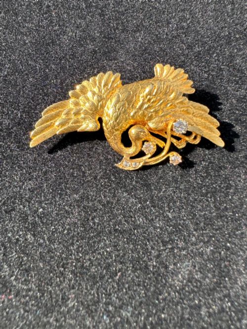 ANTIQUE MYTHOLOGICAL BIRD BROOCH IN 18CT GOLD WITH DIAMONDS