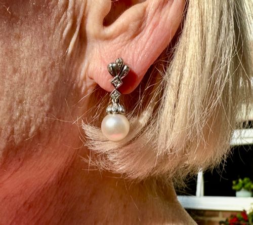 DROP PEARL AND DIAMOND EARRINGS IN 18CT WHITE GOLD - ADDITIONAL PHOTO 2