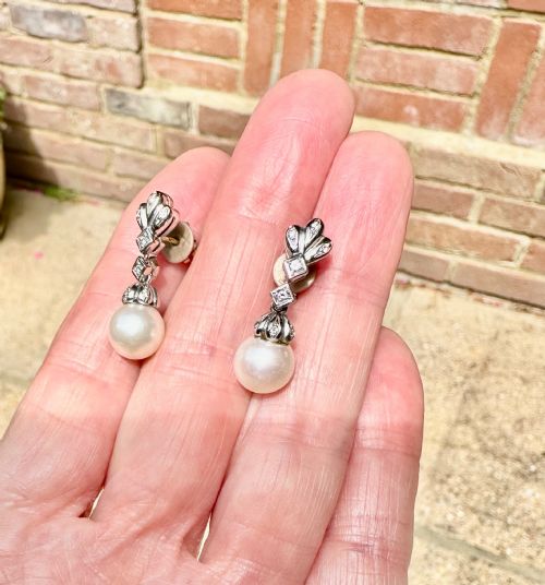 DROP PEARL AND DIAMOND EARRINGS IN 18CT WHITE GOLD - ADDITIONAL PHOTO 3