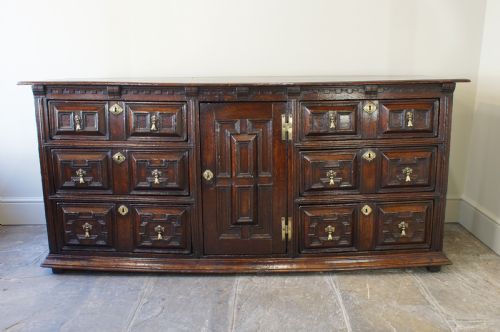17TH CENTURY OAK CUSHION MOULDED DRESSER BASE - ADDITIONAL PHOTO 1