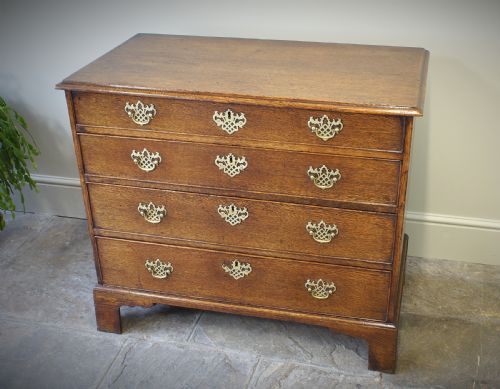 18th Century Oak Chest of Drawers.