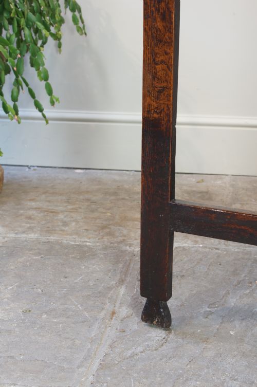 SMALL 17TH CENTURY OAK GATELEG TABLE - ADDITIONAL PHOTO 5