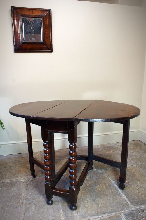 SMALL 17TH CENTURY OAK GATELEG TABLE - ADDITIONAL PHOTO 8