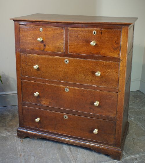 Georgian Oak Chest of Drawers.