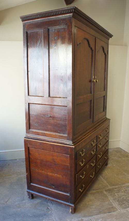 18TH CENTURY GEORGIAN WELSH OAK LINEN PRESS CUPBOARD - ADDITIONAL PHOTO 6