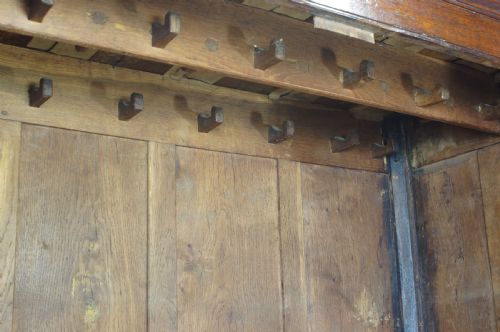 18TH CENTURY GEORGIAN WELSH OAK LINEN PRESS CUPBOARD - ADDITIONAL PHOTO 9