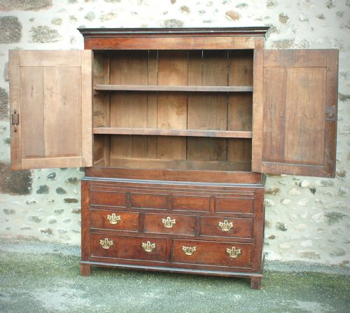 GEORGIAN OAK LINEN PRESS CUPBOARD - ADDITIONAL PHOTO 2