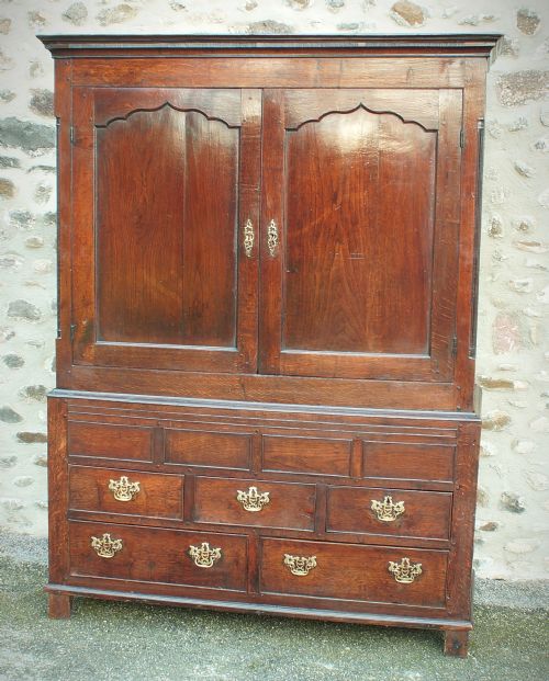 GEORGIAN OAK LINEN PRESS CUPBOARD - ADDITIONAL PHOTO 3