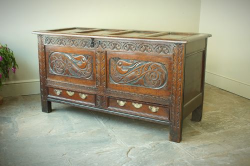 A RARE 17TH CENTURY OAK MULE CHEST COFFER - ADDITIONAL PHOTO 5