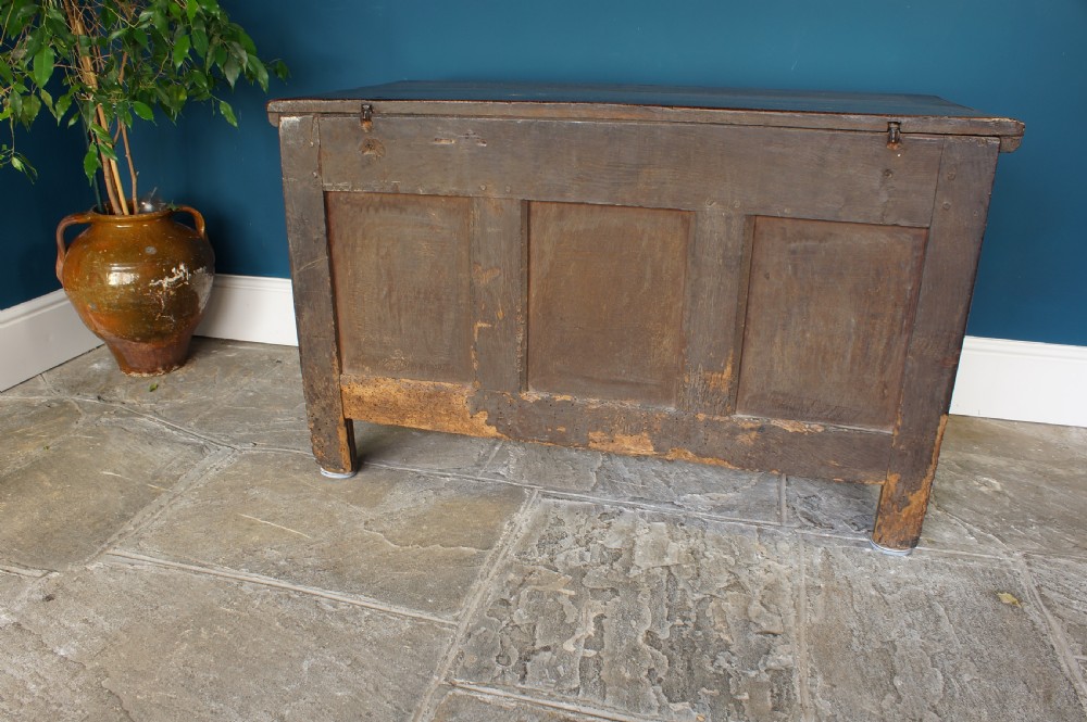 17th Century Oak Coffer. View VI