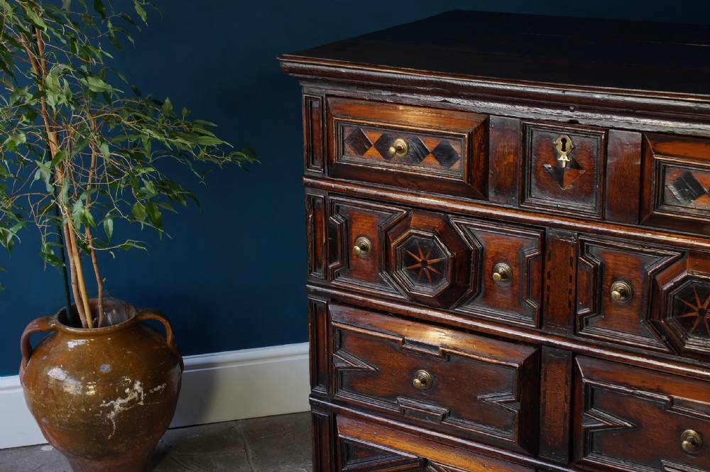 A Fine 17th Century Inlaid Chest Of Drawers. View XIV