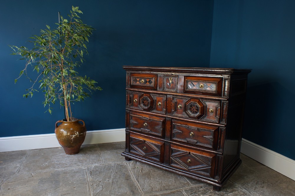 A Fine 17th Century Inlaid Chest Of Drawers. View XVII