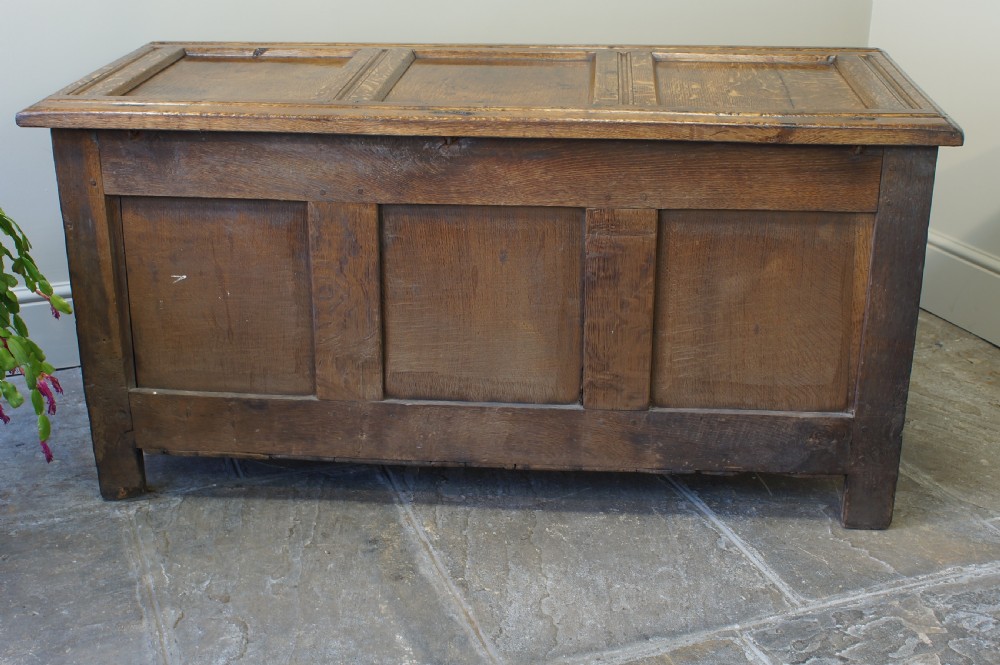 17th Century Oak Coffer. View XI