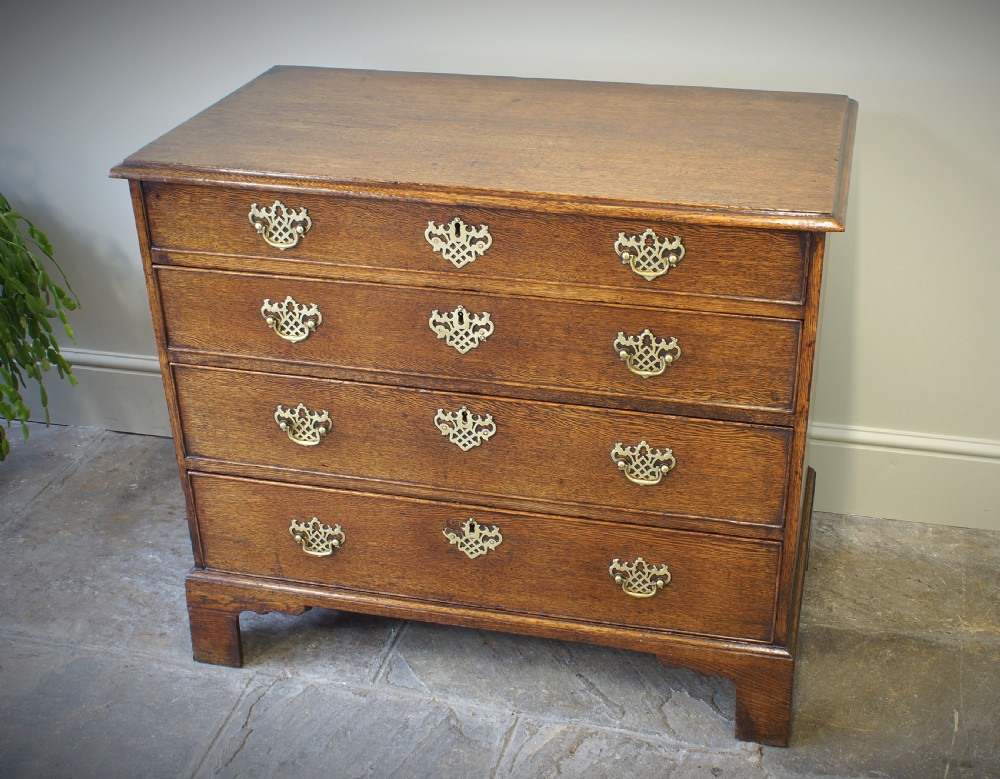 18th Century Oak Chest Of Drawers. 