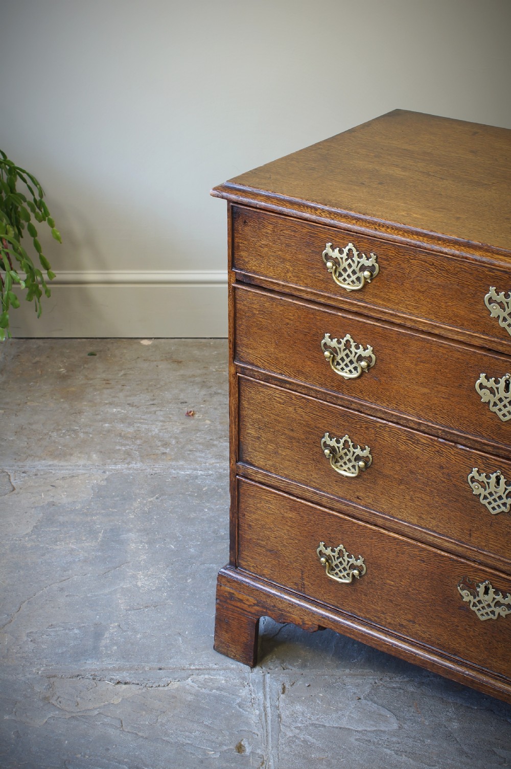 18th Century Oak Chest Of Drawers.  View VII
