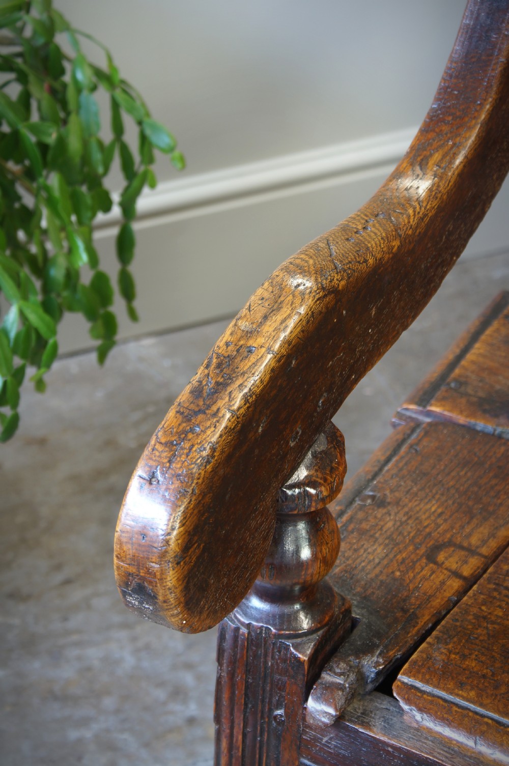 An Exceptional 17th Century Oak  Box Settle. View IX