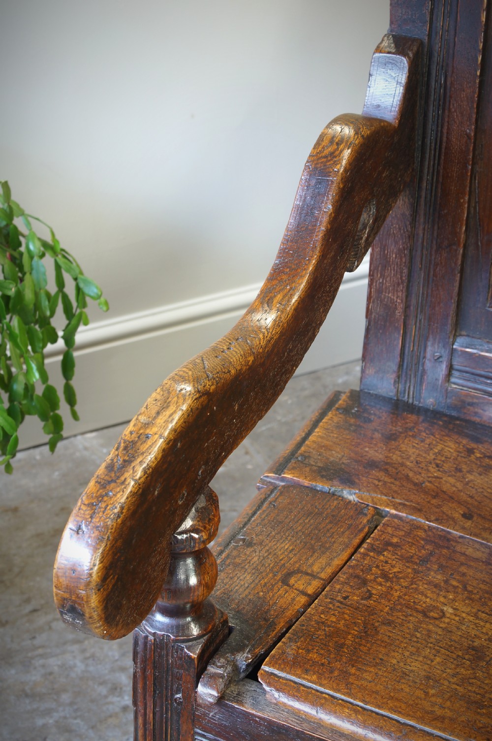 An Exceptional 17th Century Oak  Box Settle. View X