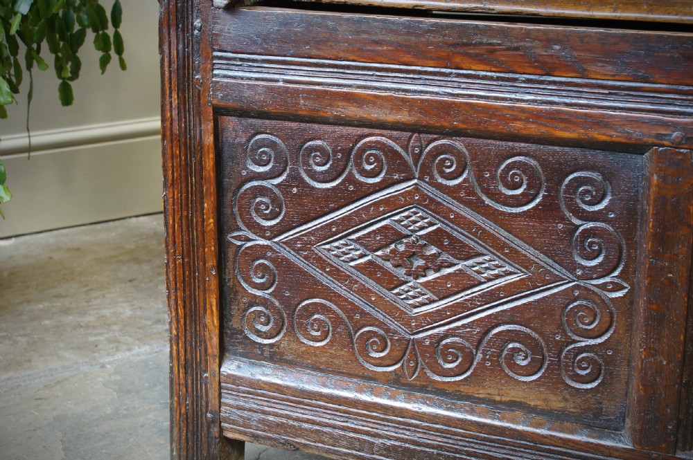 An Exceptional 17th Century Oak  Box Settle. View XII