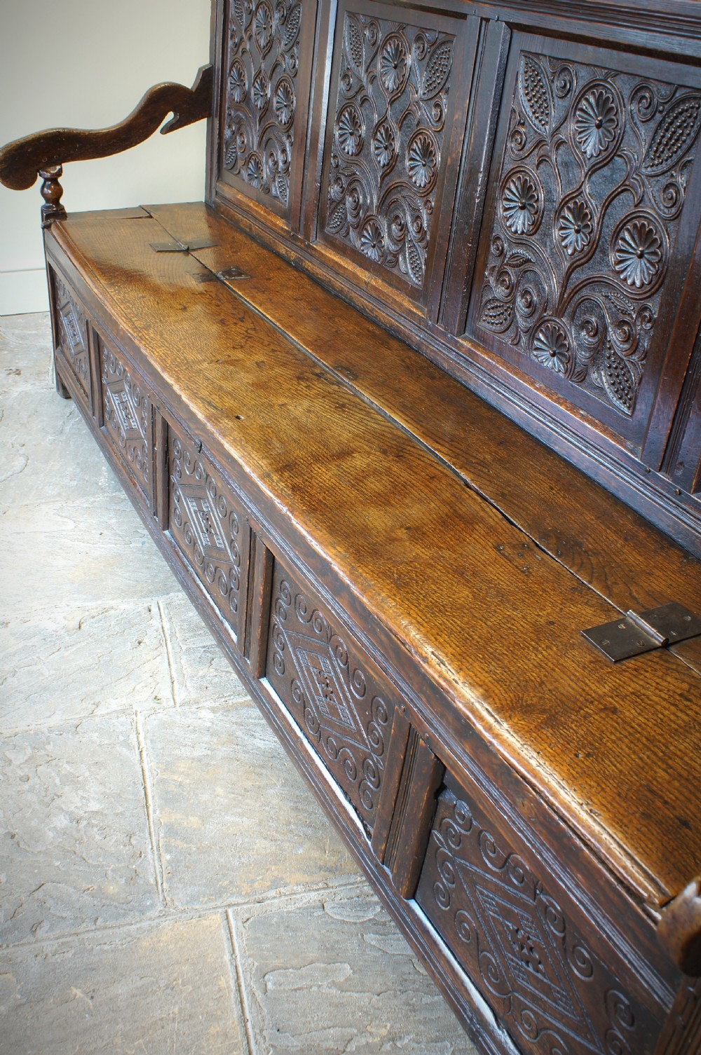An Exceptional 17th Century Oak  Box Settle. View XVIII