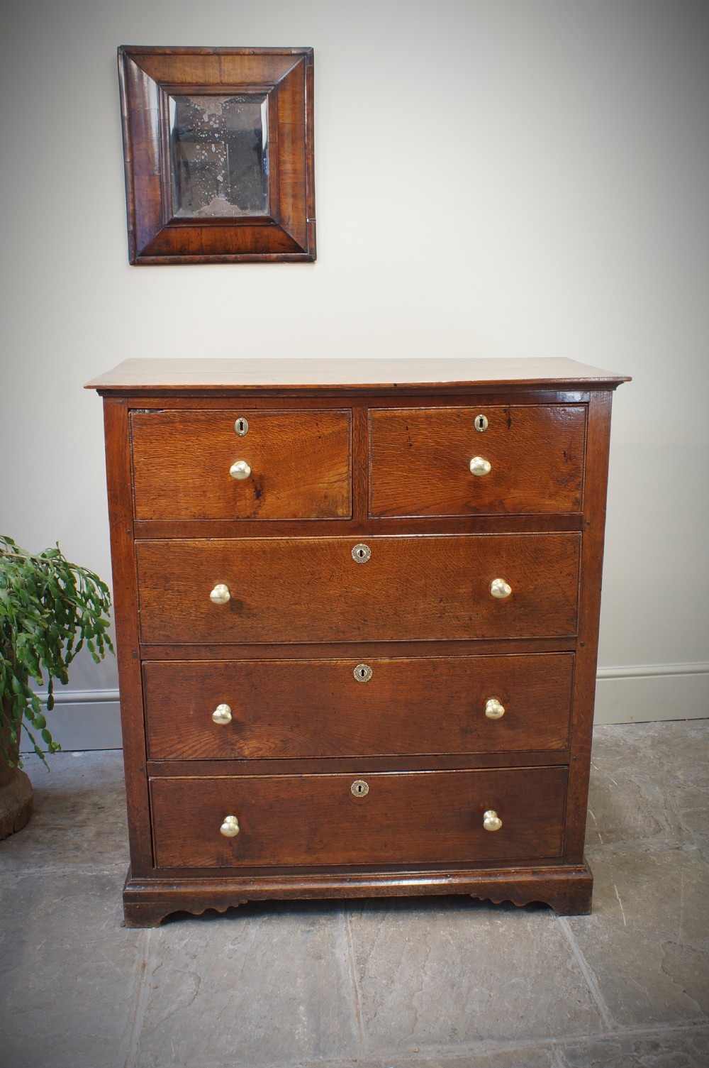 Georgian Oak Chest of Drawers. View VII