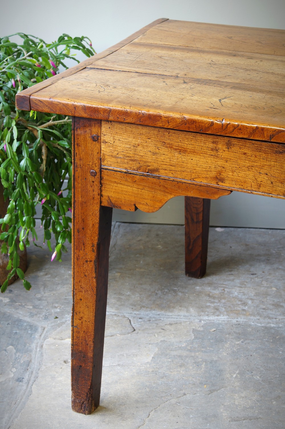 A Superb 18th Century Elm Farmhouse Table. View VII