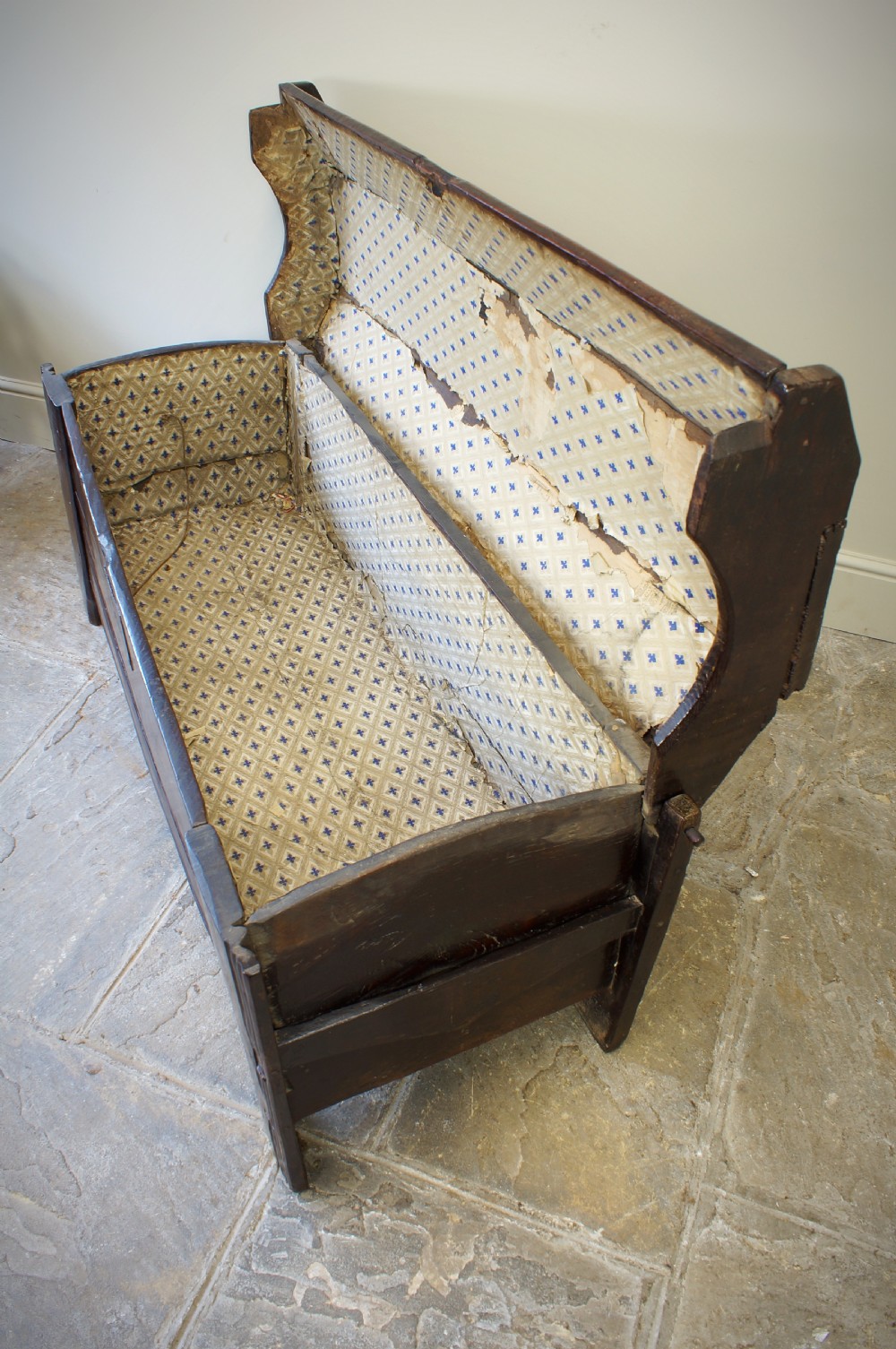 A 16th century boarded oak clamp-front meal chest or ark, Welsh Borders, circa 1550 View VII
