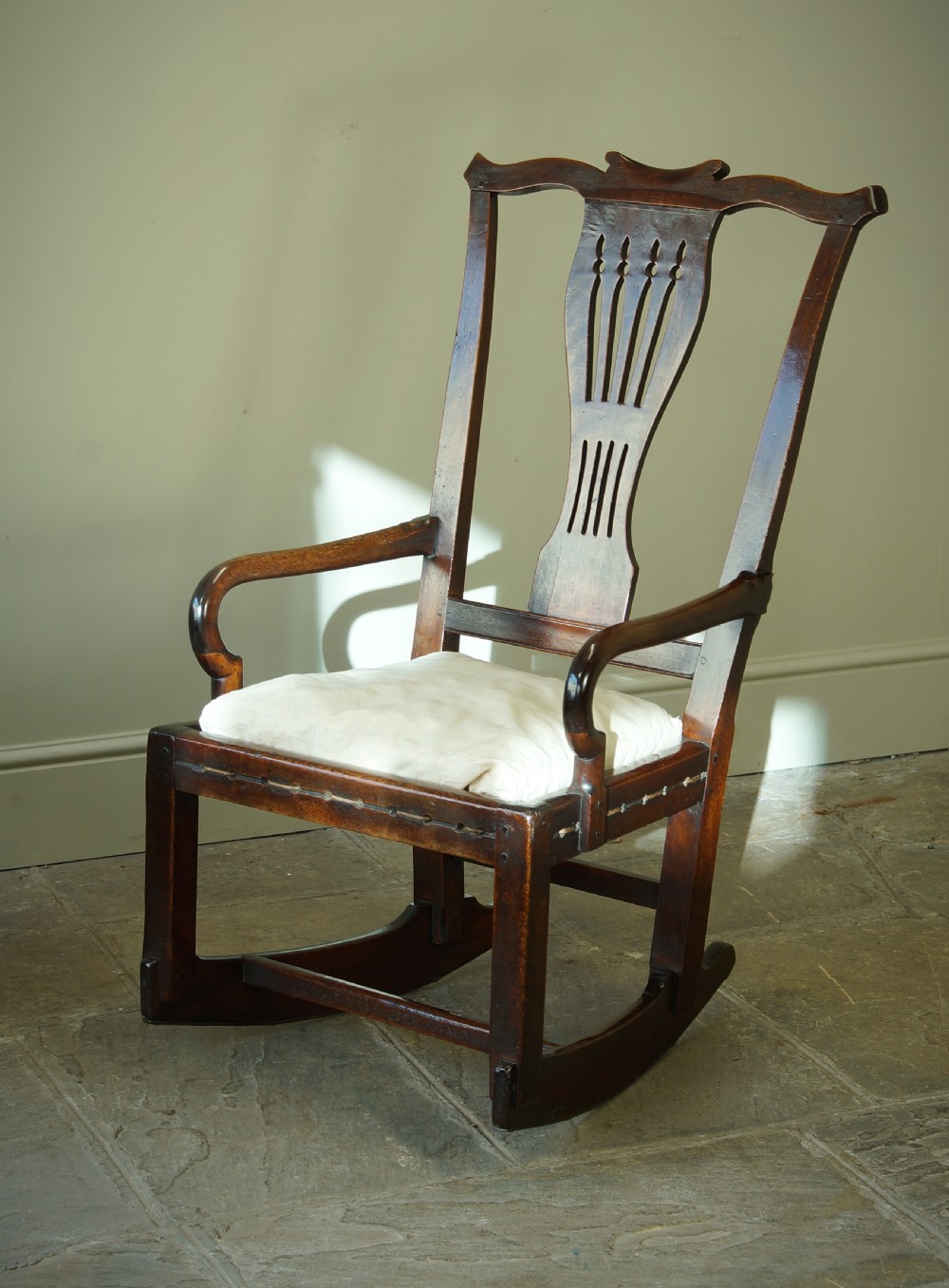 18th Century Walnut Chippendale Rocking Chair. View VI