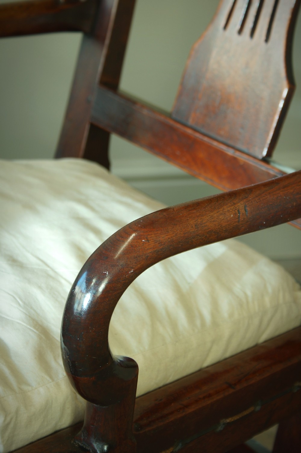 18th Century Walnut Chippendale Rocking Chair. View XIII