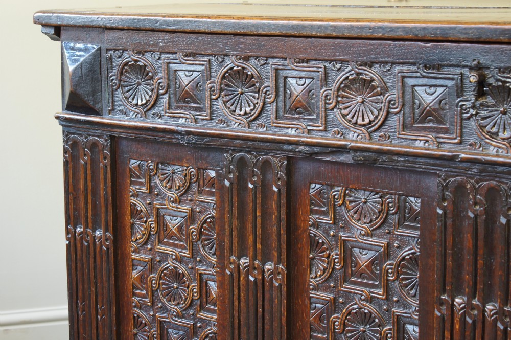 A Superb Late  Elizabethan 16th Century Oak Coffer. View III