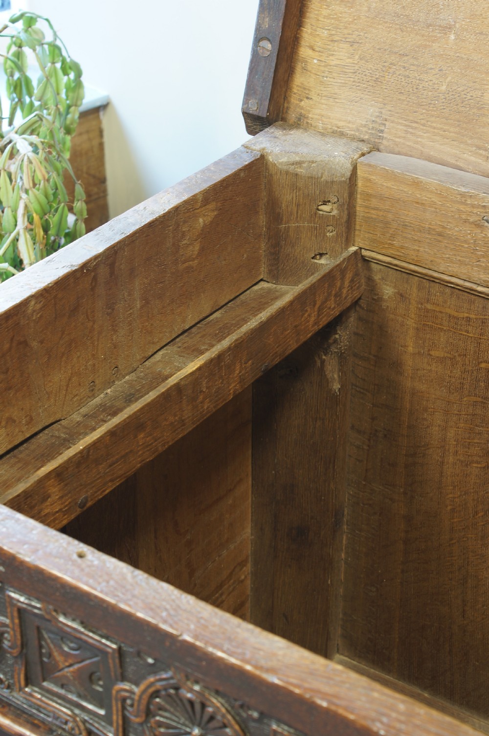 A Superb Late  Elizabethan 16th Century Oak Coffer. View V