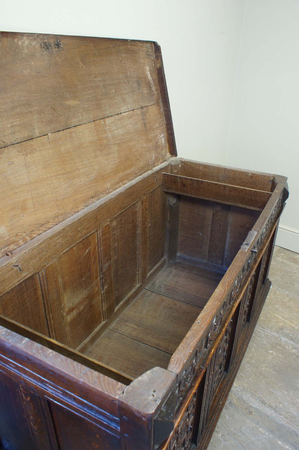A Superb Late  Elizabethan 16th Century Oak Coffer. View IX