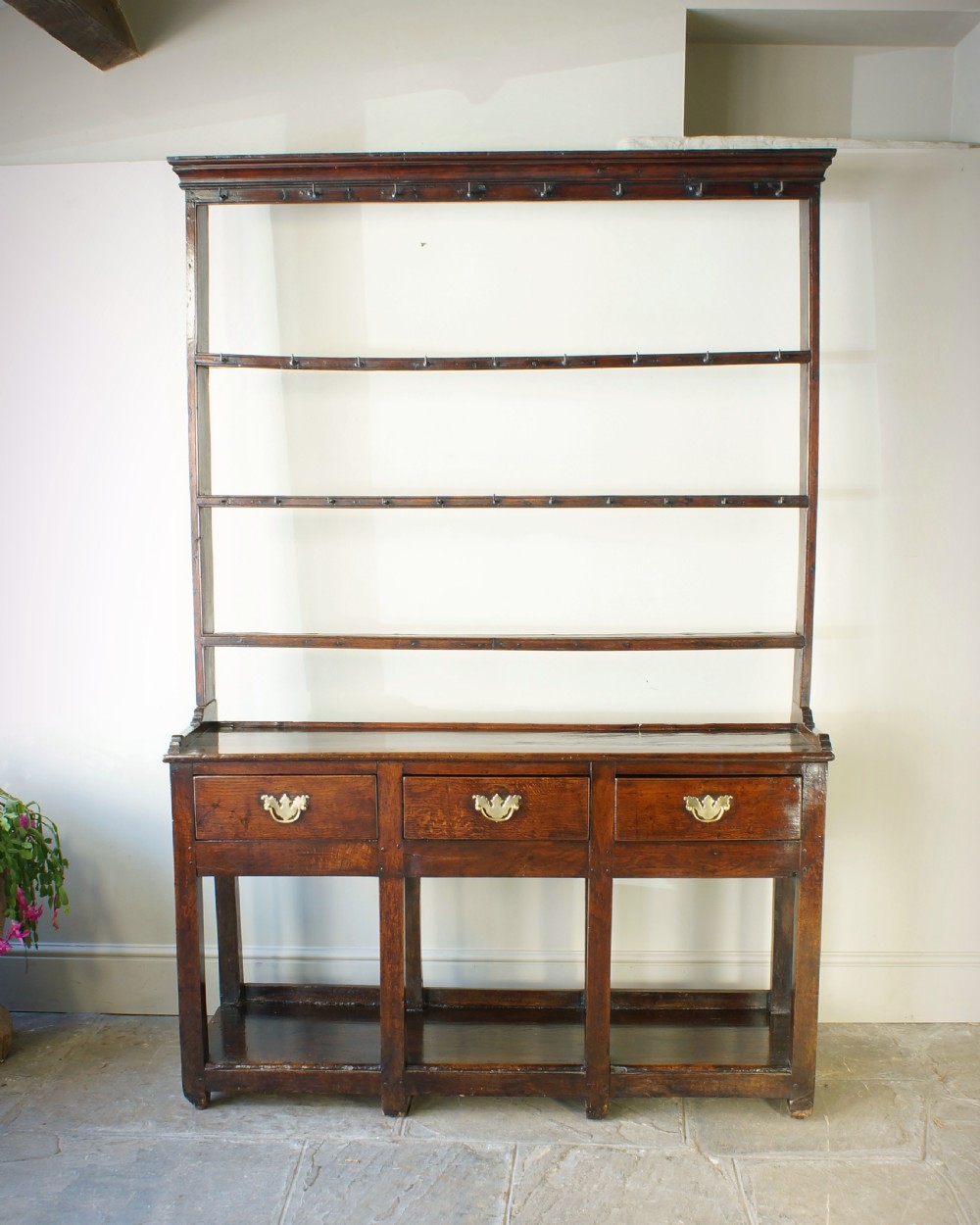 A Small Georgian Oak Potboard Dresser and Rack.