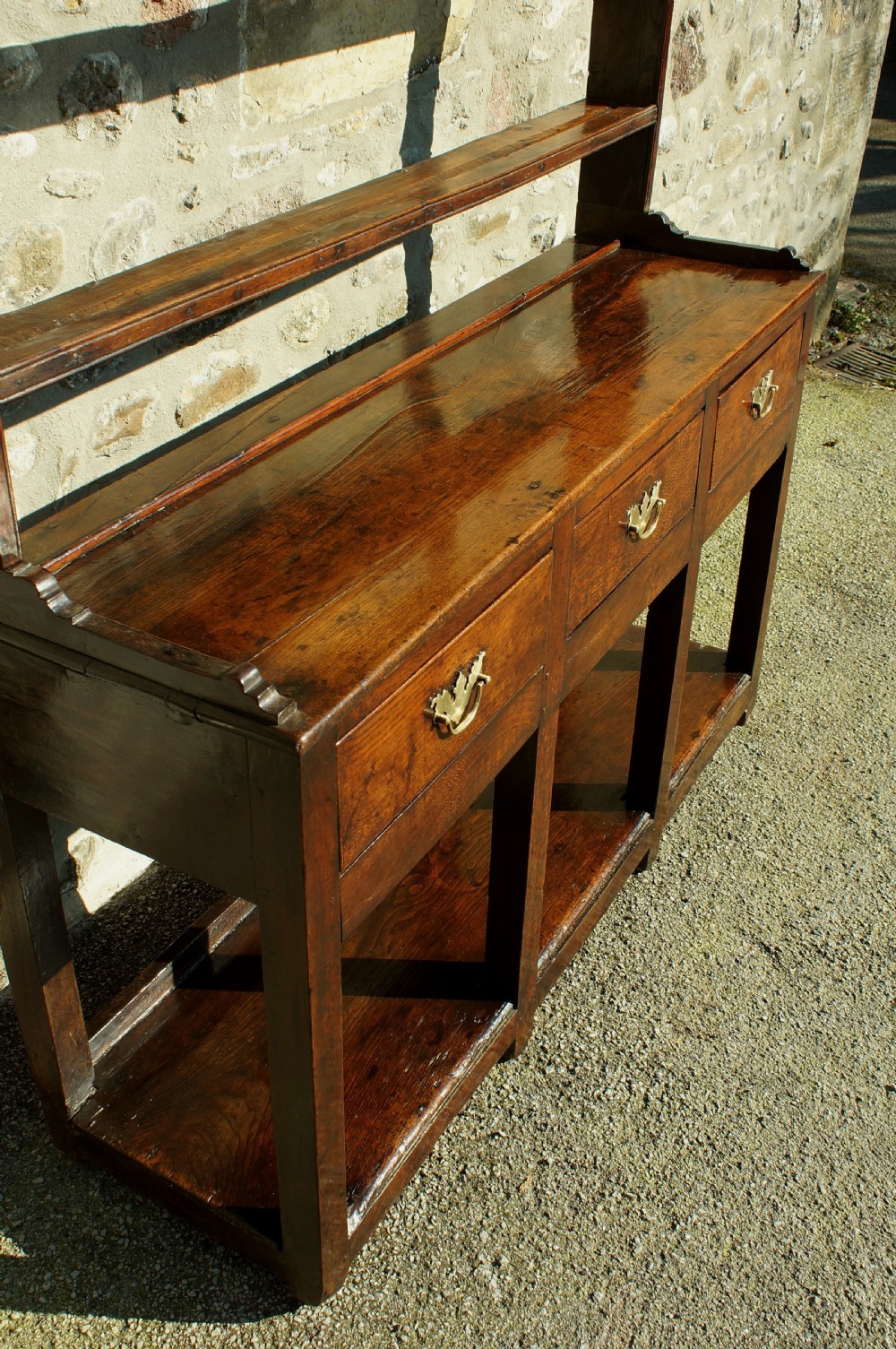 A Small Georgian Oak Potboard Dresser and Rack. View VII