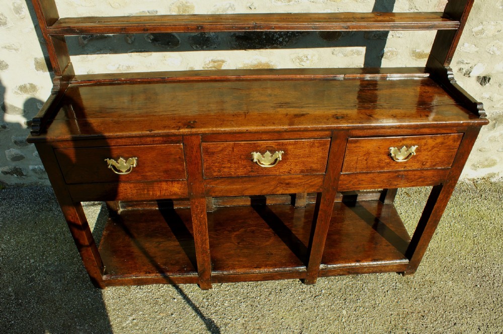 A Small Georgian Oak Potboard Dresser and Rack. View VIII