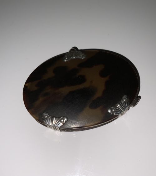 fig 1. Georgian silver & tortoiseshell magnifying glass