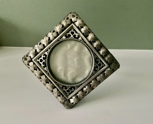 Silver Photograph Frame - Shamrock Decoration