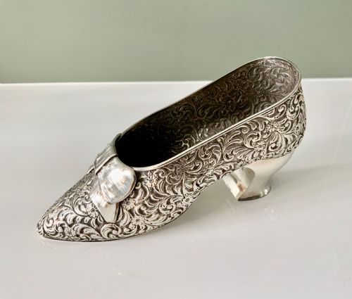 fig 1. Large rare silver shoe - Chester 1908