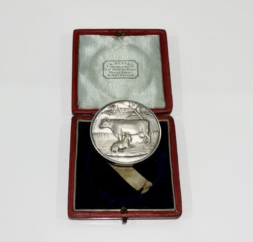 fig 1. British Dairy Farmers Association medal
