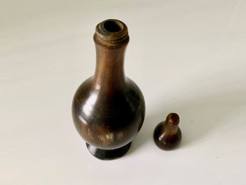 19TH CENTURY HORN GLOVE POWDERER - ADDITIONAL PHOTO 1