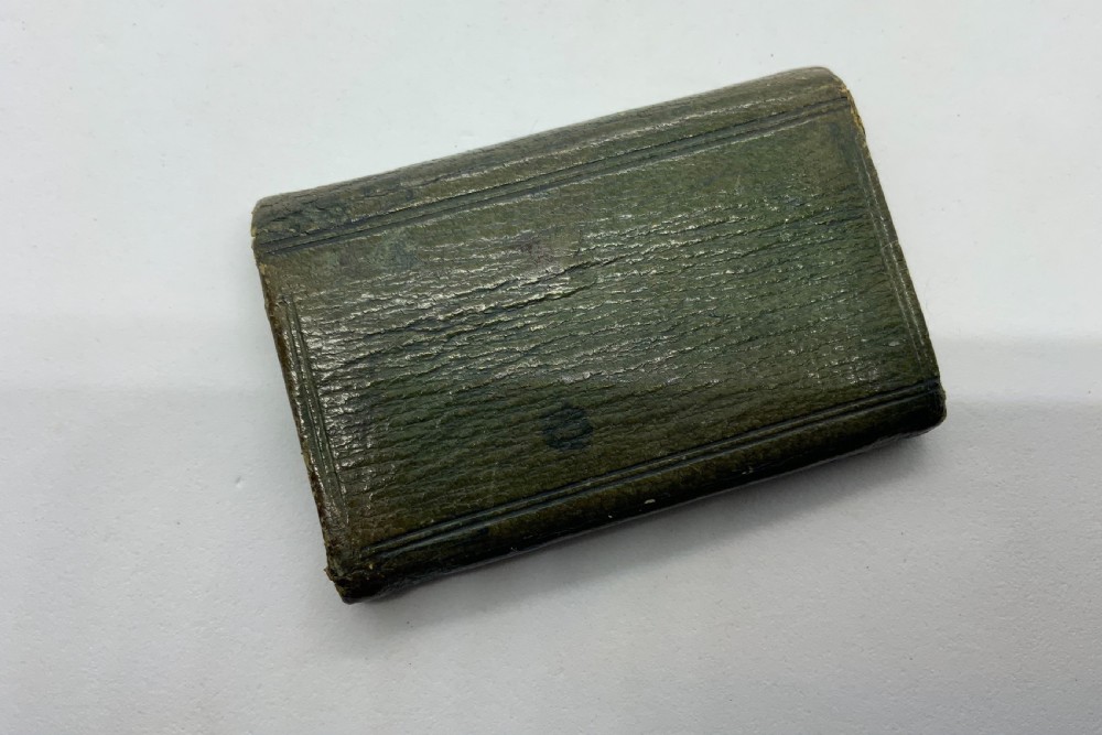 Miniature leather bound almanac 1779 View III