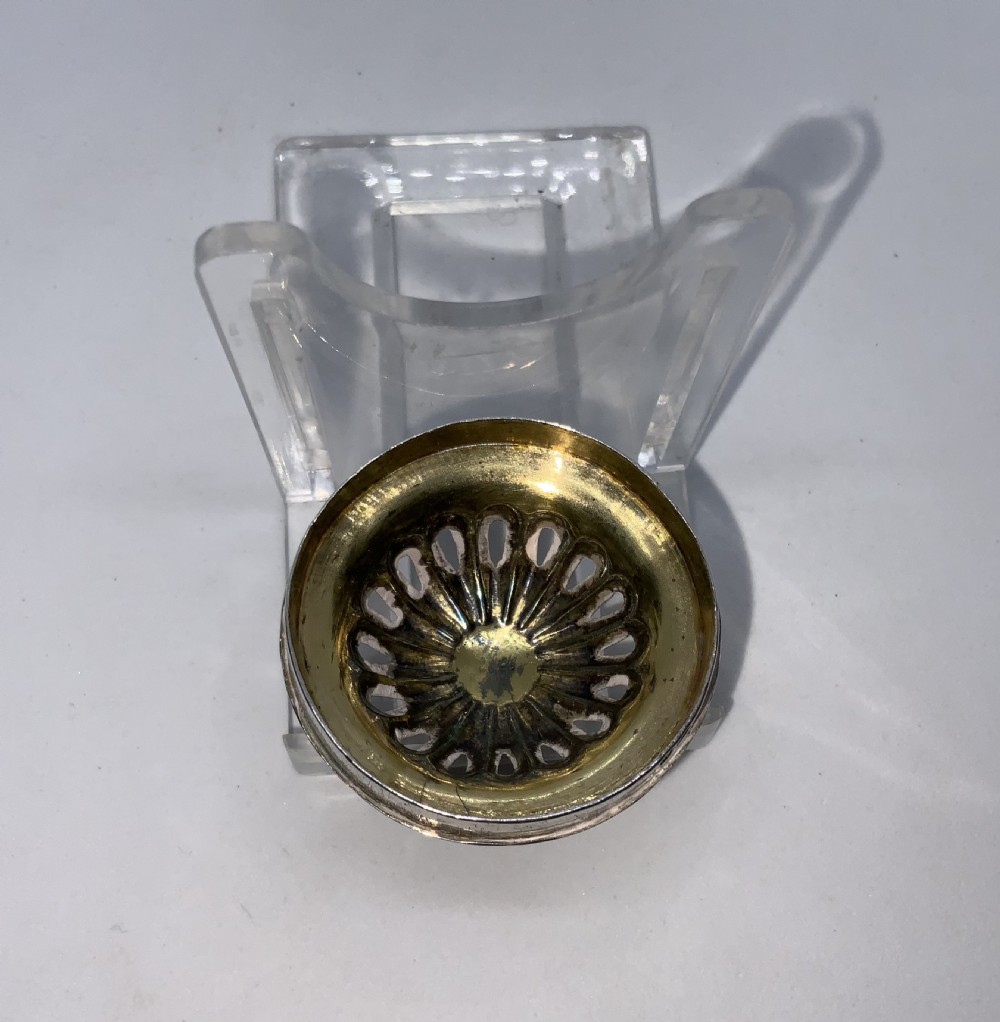 Georgian silver pounce pot View V